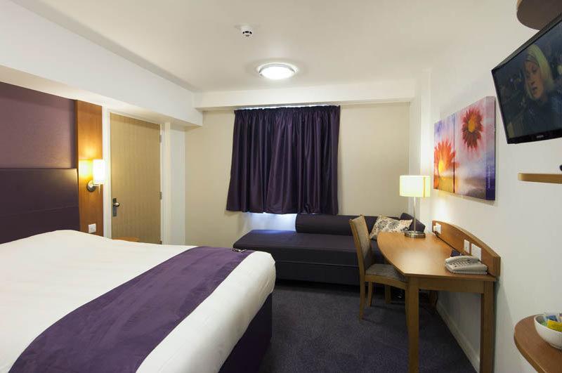 Premier Inn Premier Inn York South West Exteriör bild