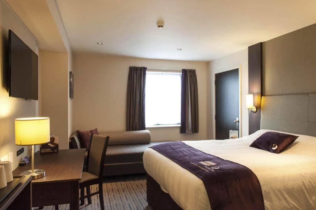 Premier Inn Premier Inn York South West Exteriör bild