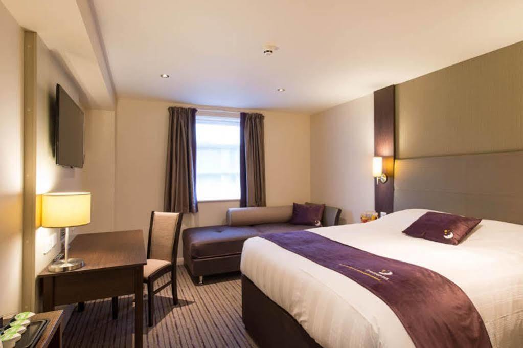 Premier Inn Premier Inn York South West Exteriör bild