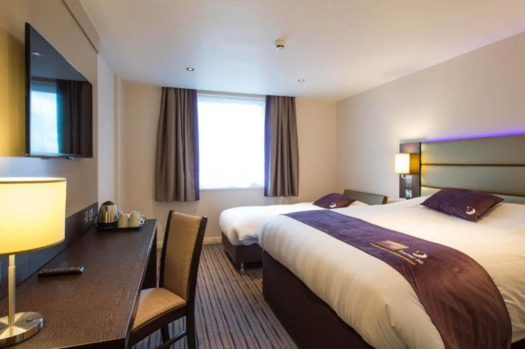 Premier Inn Premier Inn York South West Exteriör bild