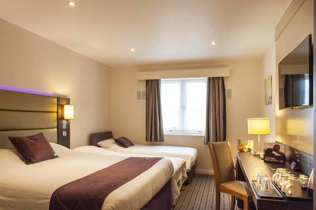 Premier Inn Premier Inn York South West Exteriör bild