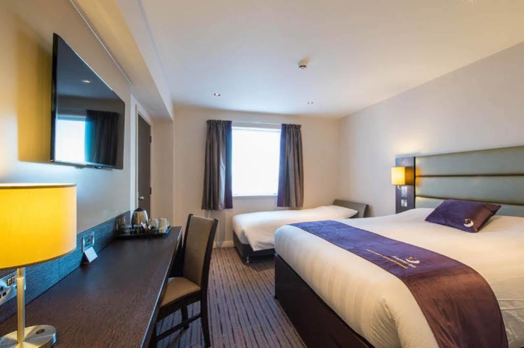 Premier Inn Premier Inn York South West Exteriör bild