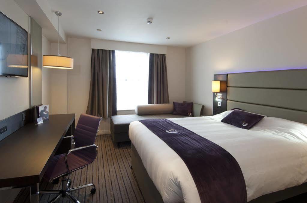 Premier Inn Premier Inn York South West Exteriör bild