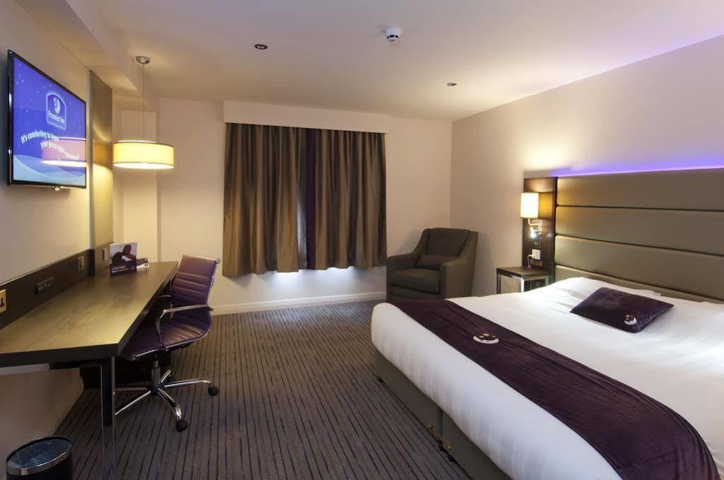 Premier Inn Premier Inn York South West Exteriör bild